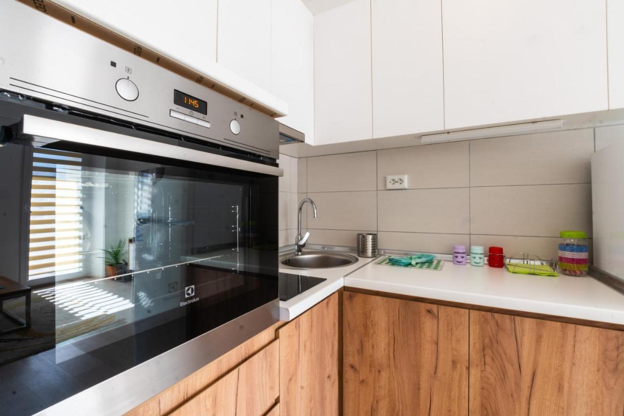 Апартаменти • Charming ǀ Near City Mall ǀ 1Br • Скоп'є Екстер'єр фото