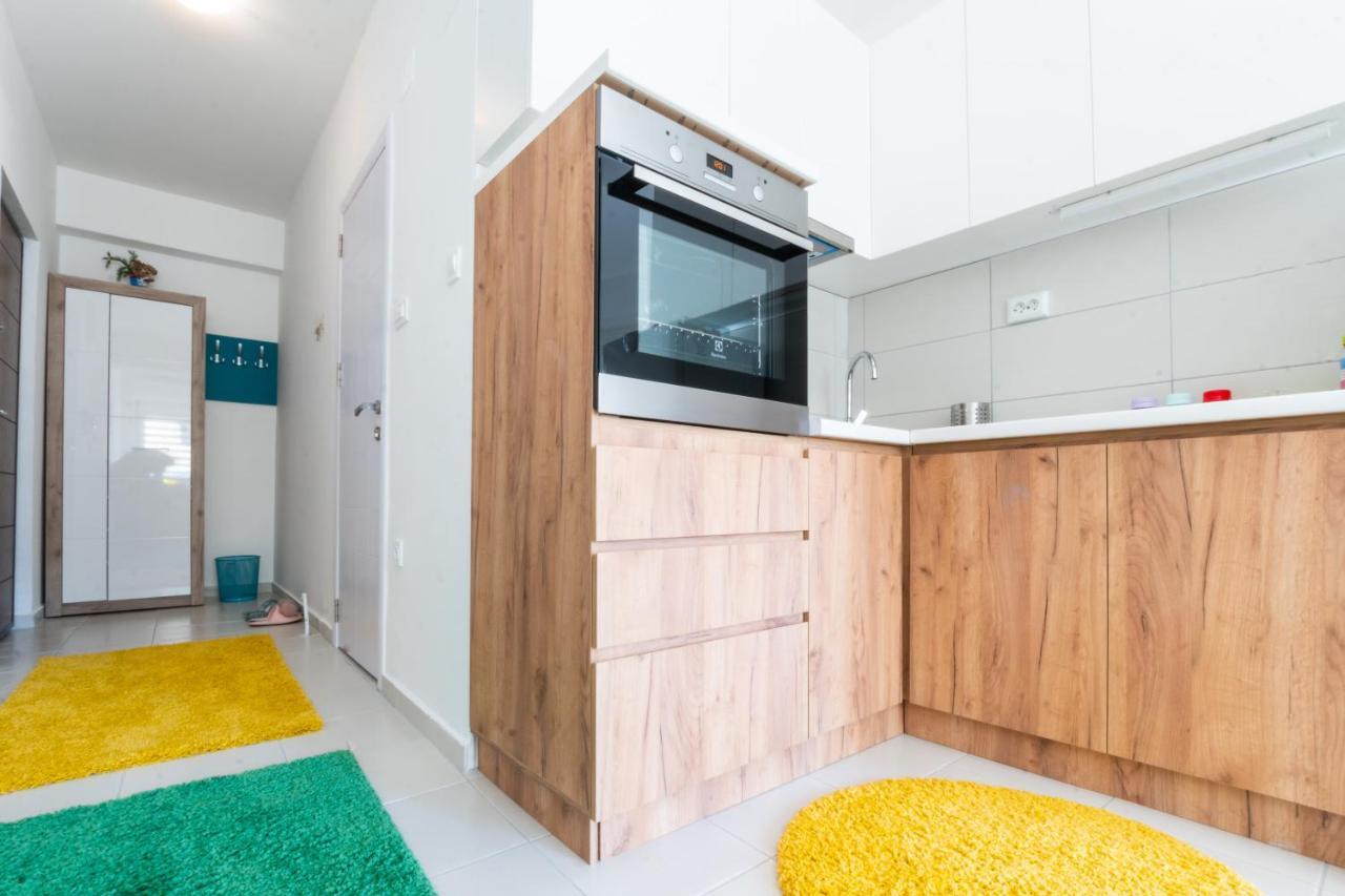 Апартаменти • Charming ǀ Near City Mall ǀ 1Br • Скоп'є Екстер'єр фото